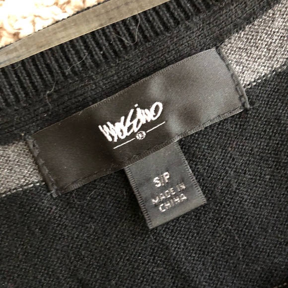 ••Mossimo Sweater - Picture 2 of 4